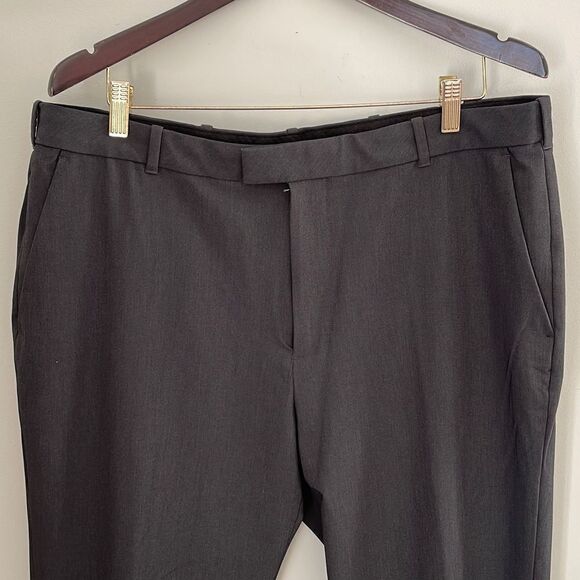 Mens Dress Pants. Van Heusen. Flat Front. Size  38x32 Charcoal Gray - Picture 2 of 8